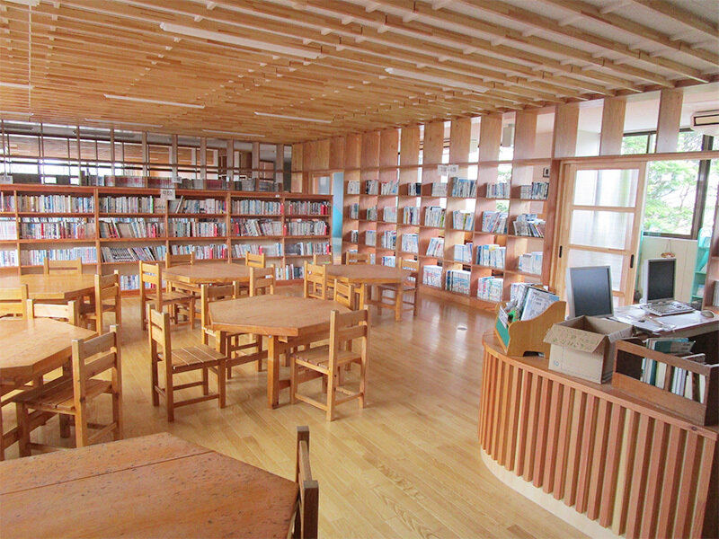 図書室・図書ラウンジ